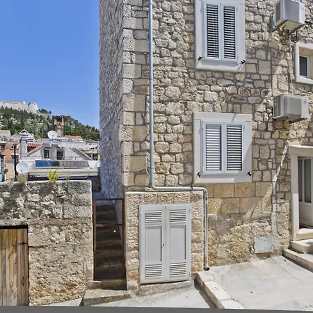Gostinjska kuća Maria Old Town Hvar 3*