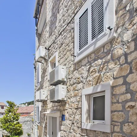 Gostinjska kuća Maria Old Town Hvar 3*