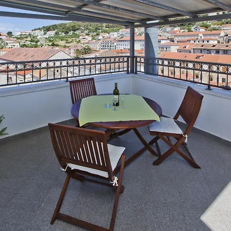 Gostinjska kuća Maria Old Town Hvar 3*